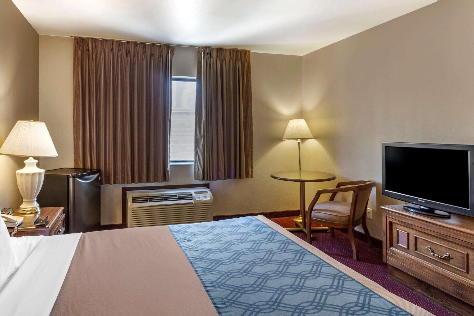 Econo Lodge Inn & Suites Sandy Exterior photo
