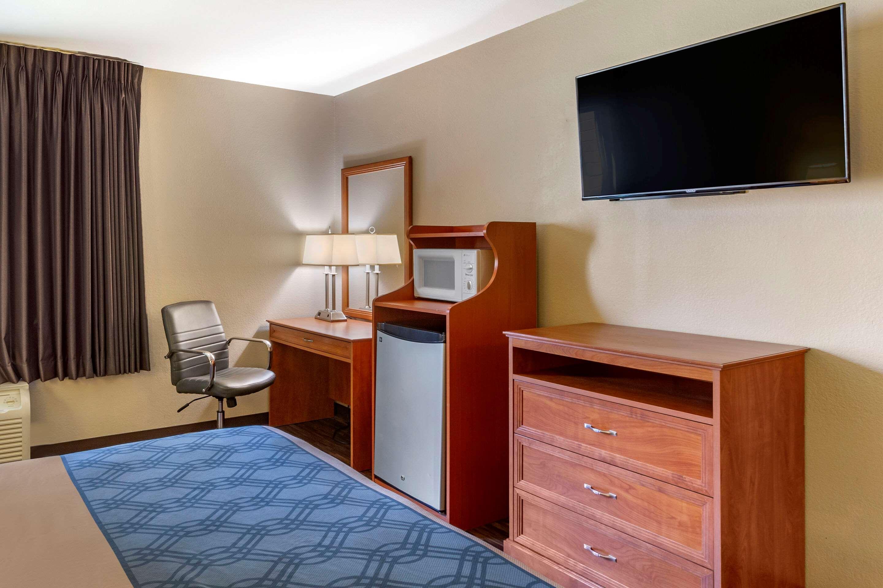 Econo Lodge Inn & Suites Sandy Exterior photo