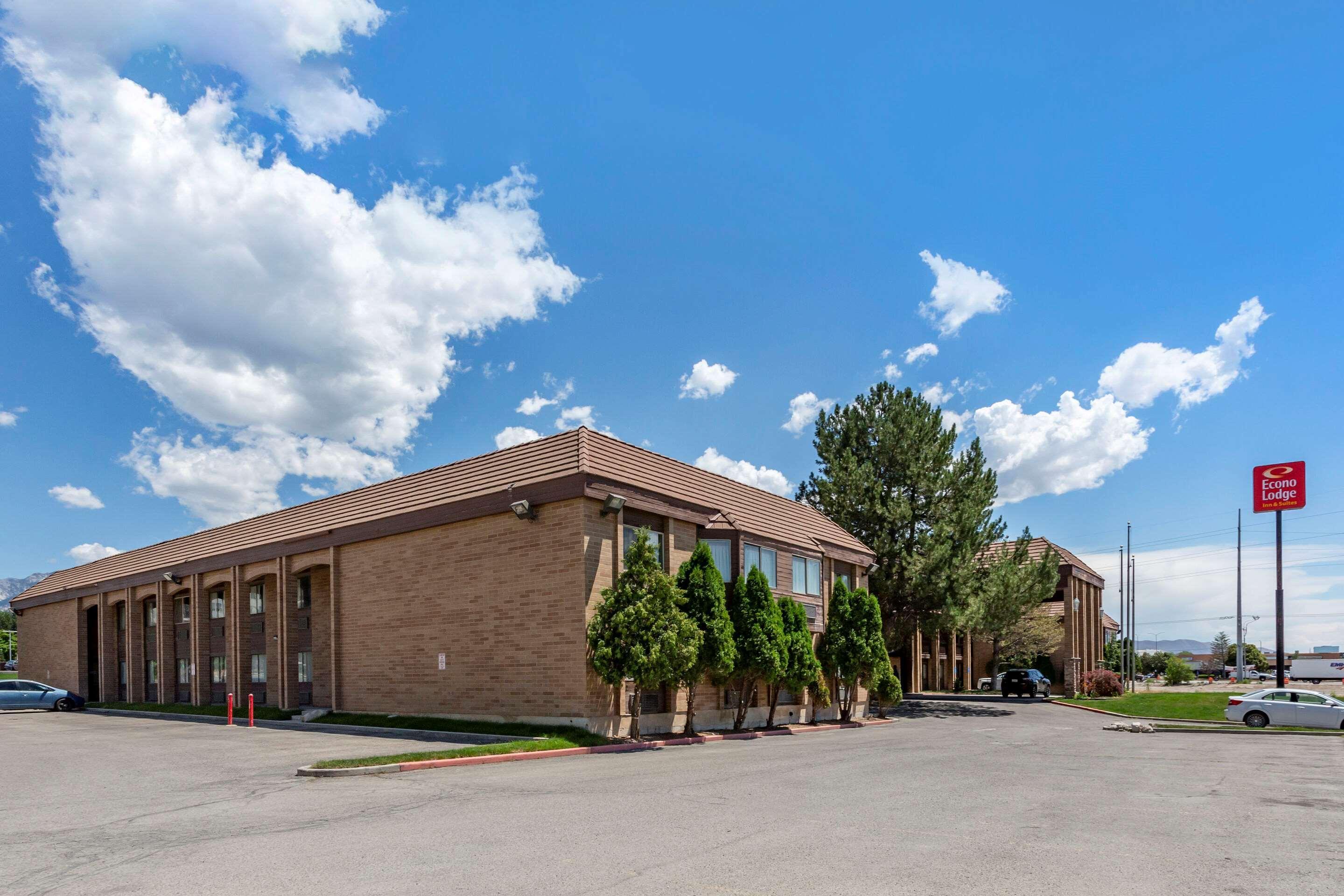 Econo Lodge Inn & Suites Sandy Exterior photo