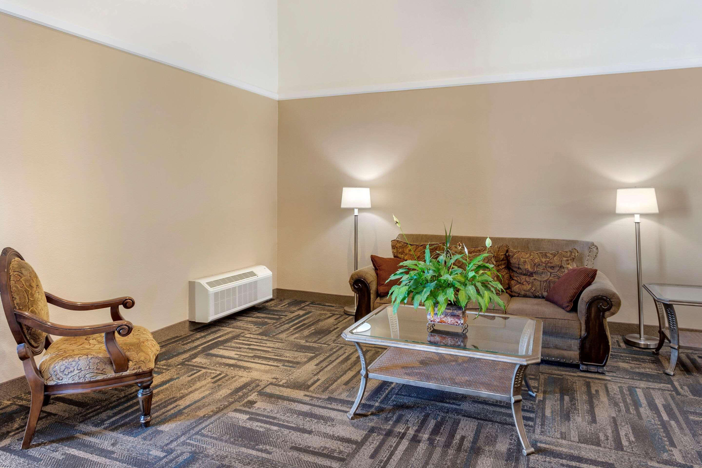 Econo Lodge Inn & Suites Sandy Exterior photo
