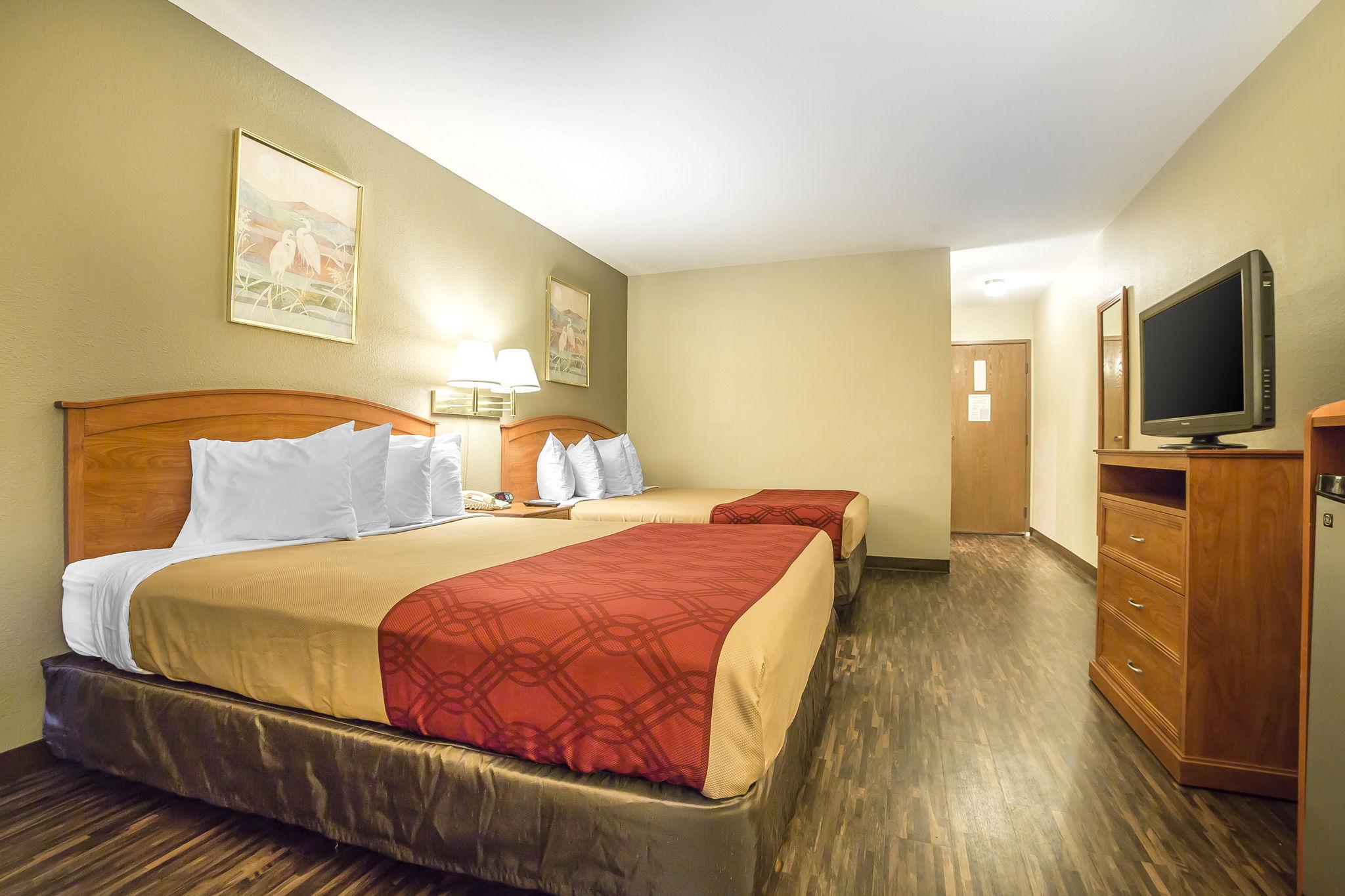 Econo Lodge Inn & Suites Sandy Exterior photo
