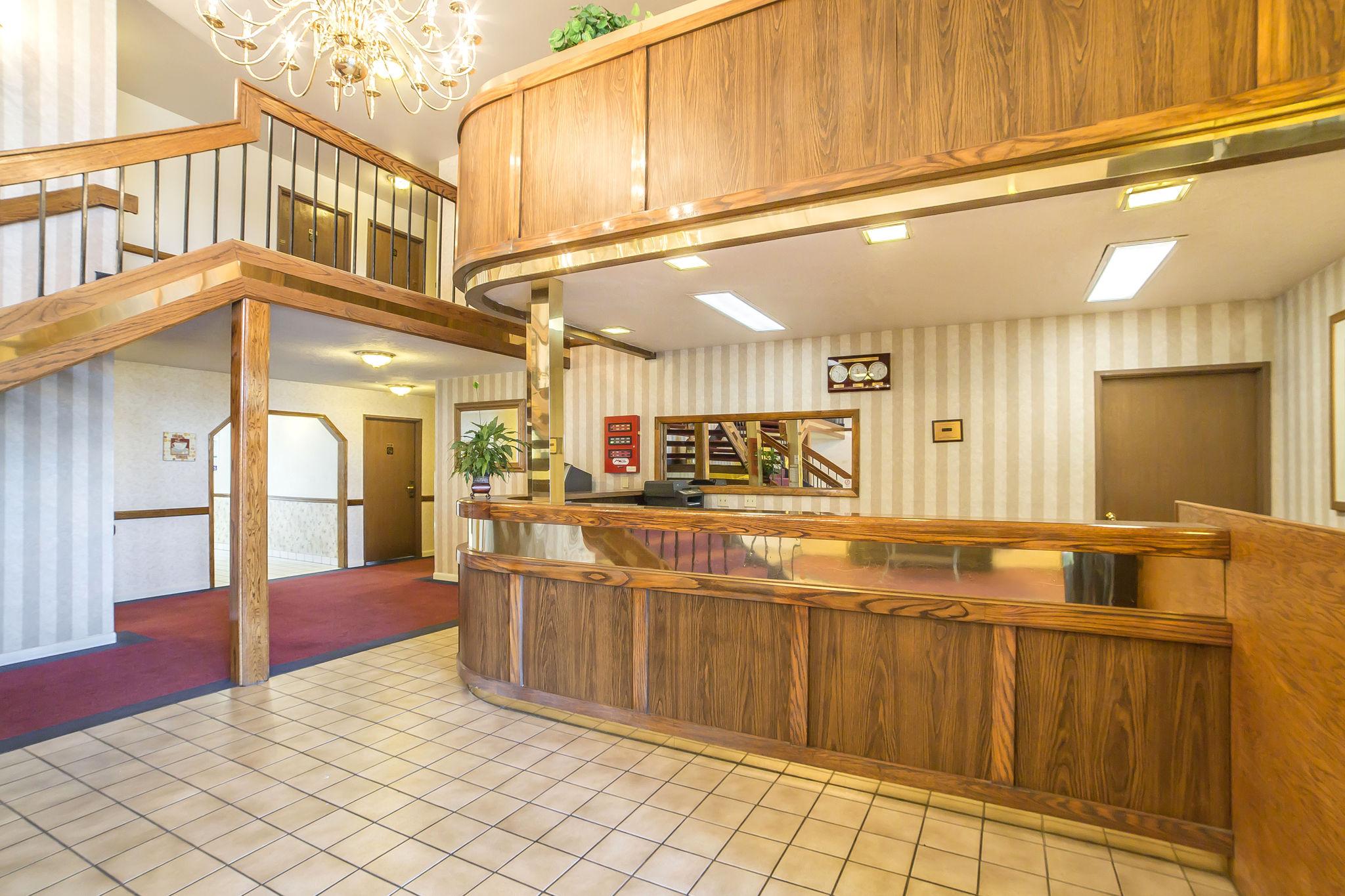 Econo Lodge Inn & Suites Sandy Exterior photo