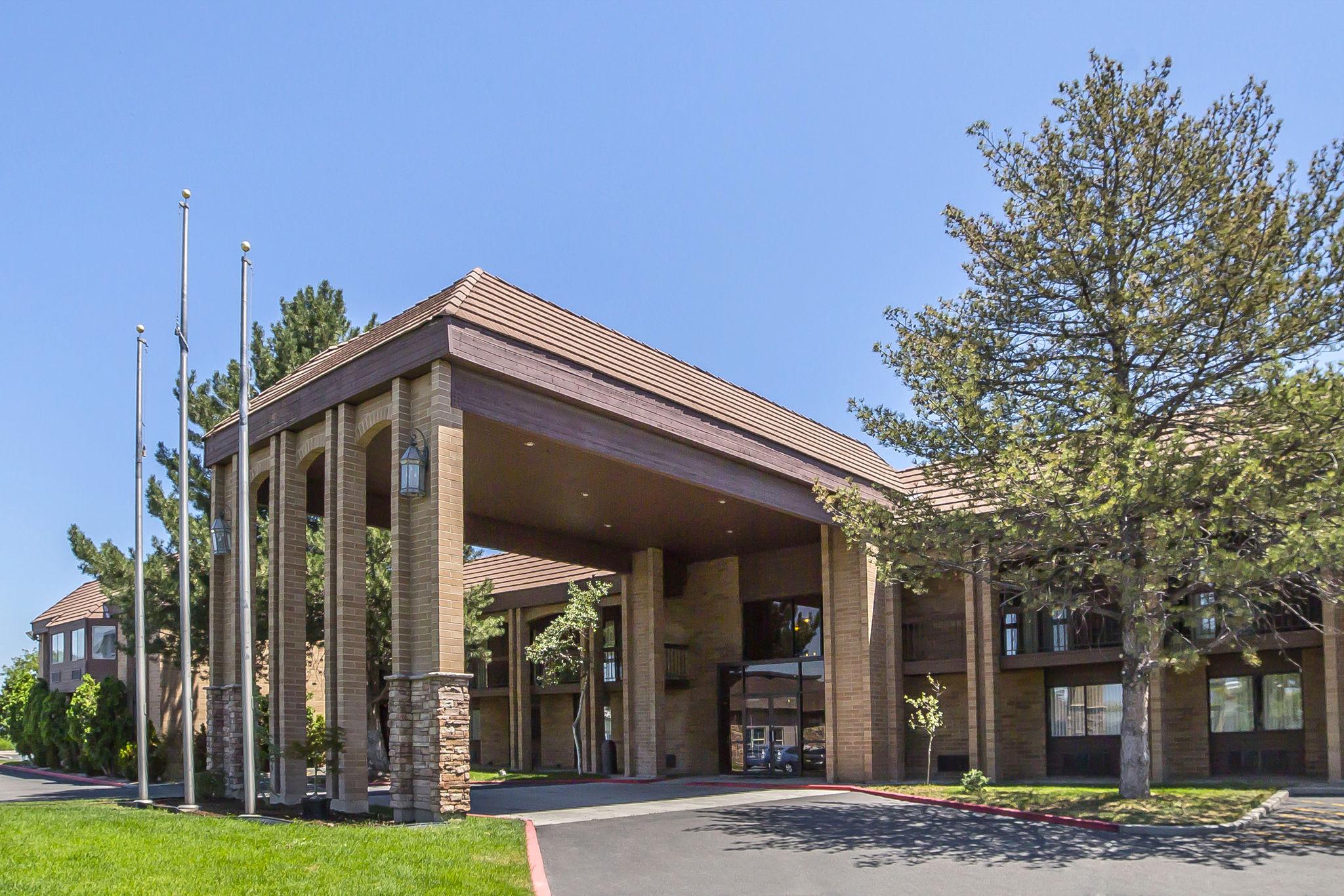 Econo Lodge Inn & Suites Sandy Exterior photo