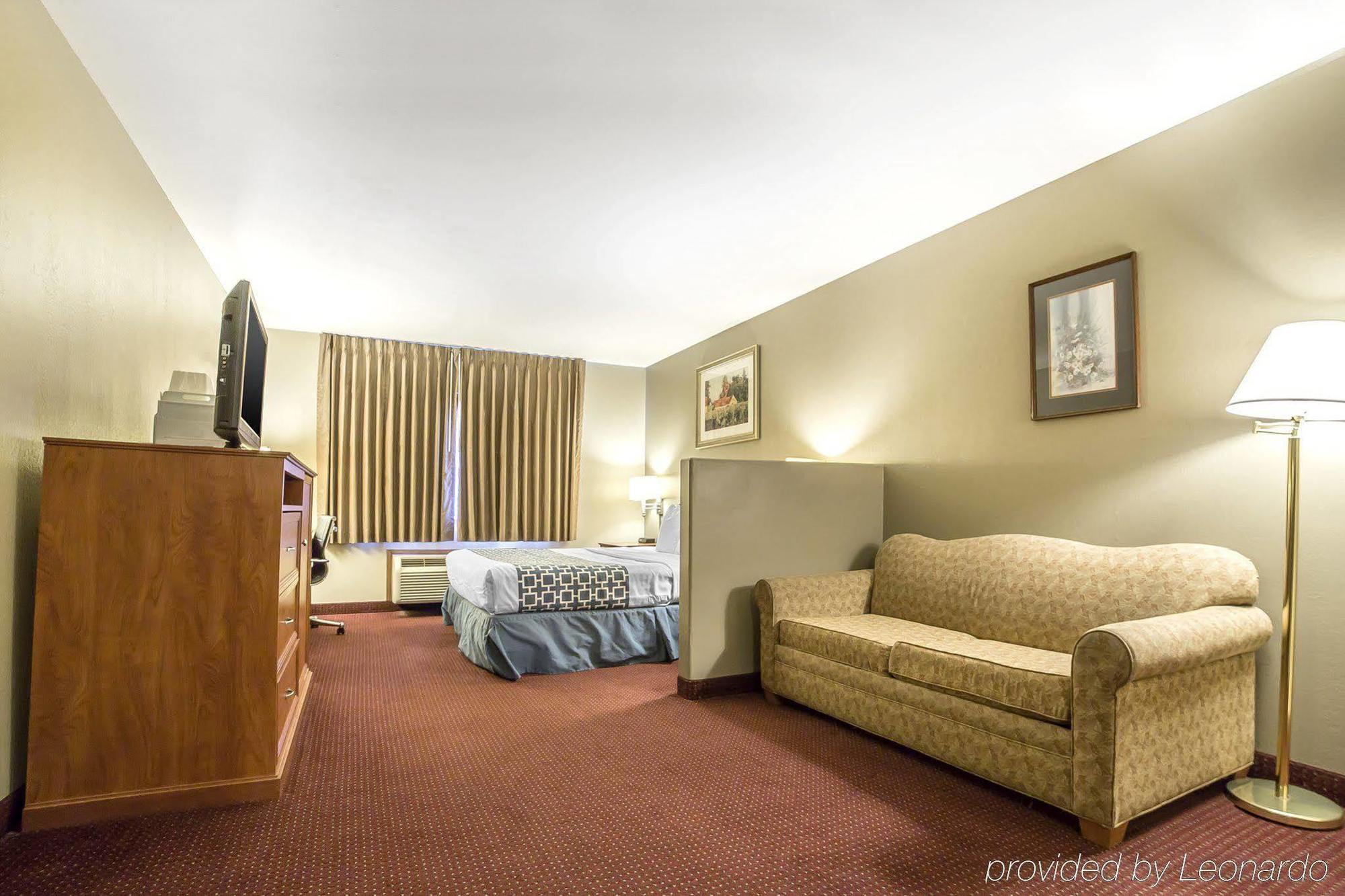 Econo Lodge Inn & Suites Sandy Exterior photo