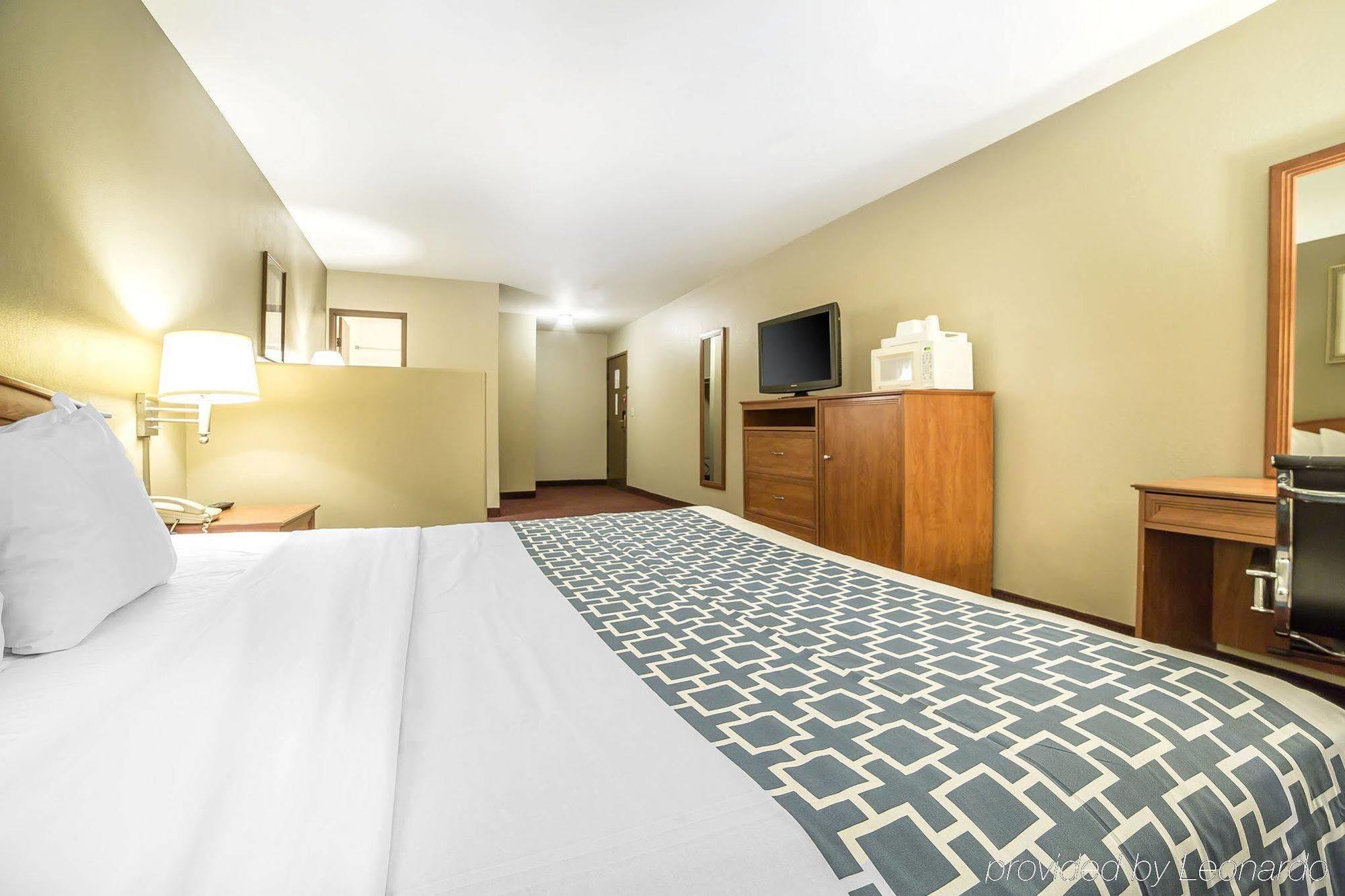 Econo Lodge Inn & Suites Sandy Exterior photo